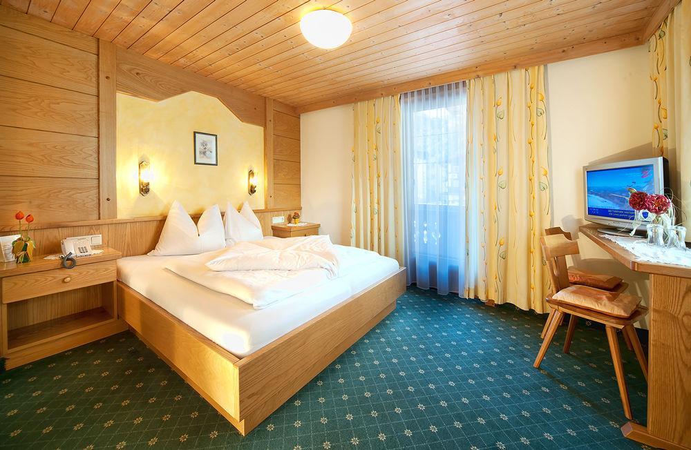 Hotel Koessler トゥクス エクステリア 写真