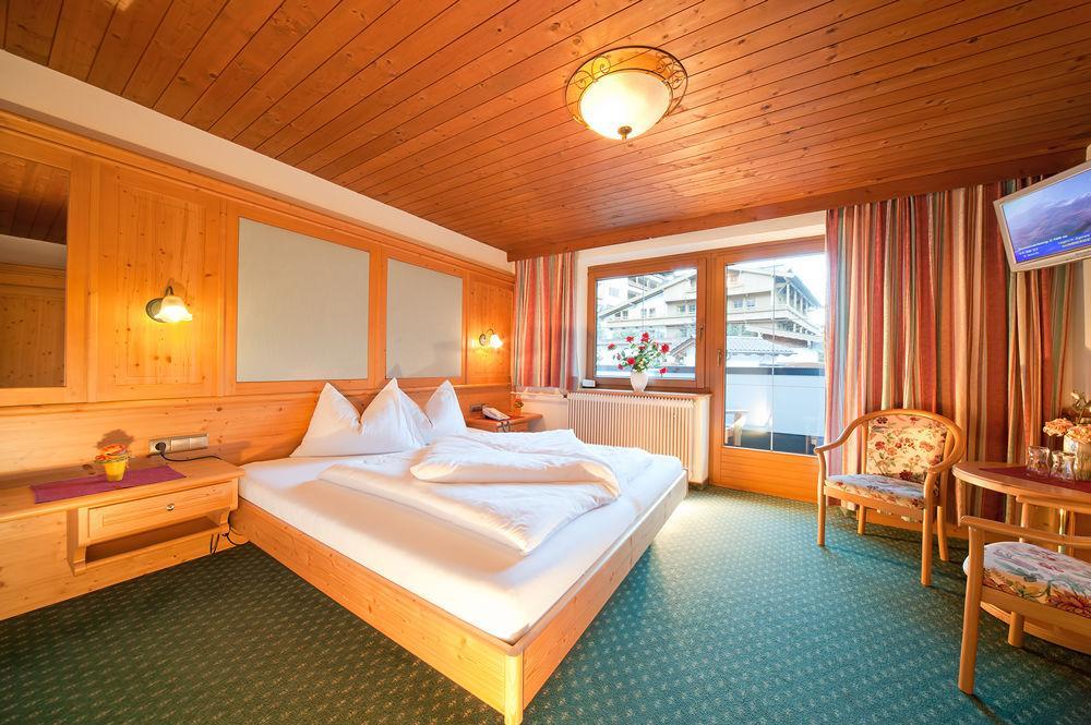 Hotel Koessler トゥクス エクステリア 写真
